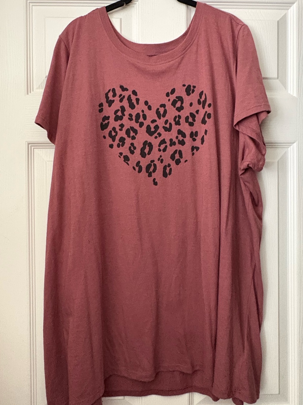 Torrid Slim fit leopard-heart-on-rose-colored Candyland Tee SOLD OUT SIZE 4